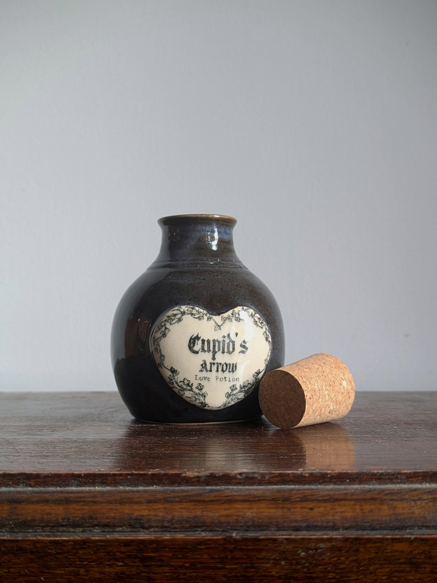 Cupid's Arrow Love Potion Bottle - Black Pearl