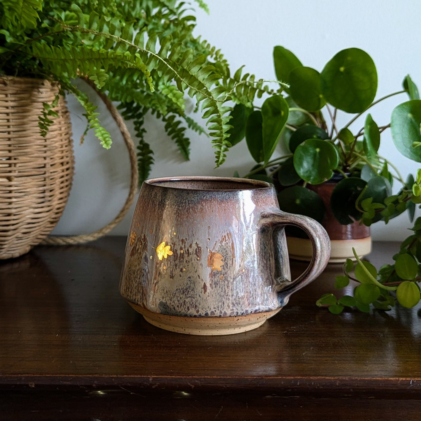 Oak Leaf Mug in Mushroom Glaze