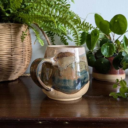 Mountain Side Bellied Mug