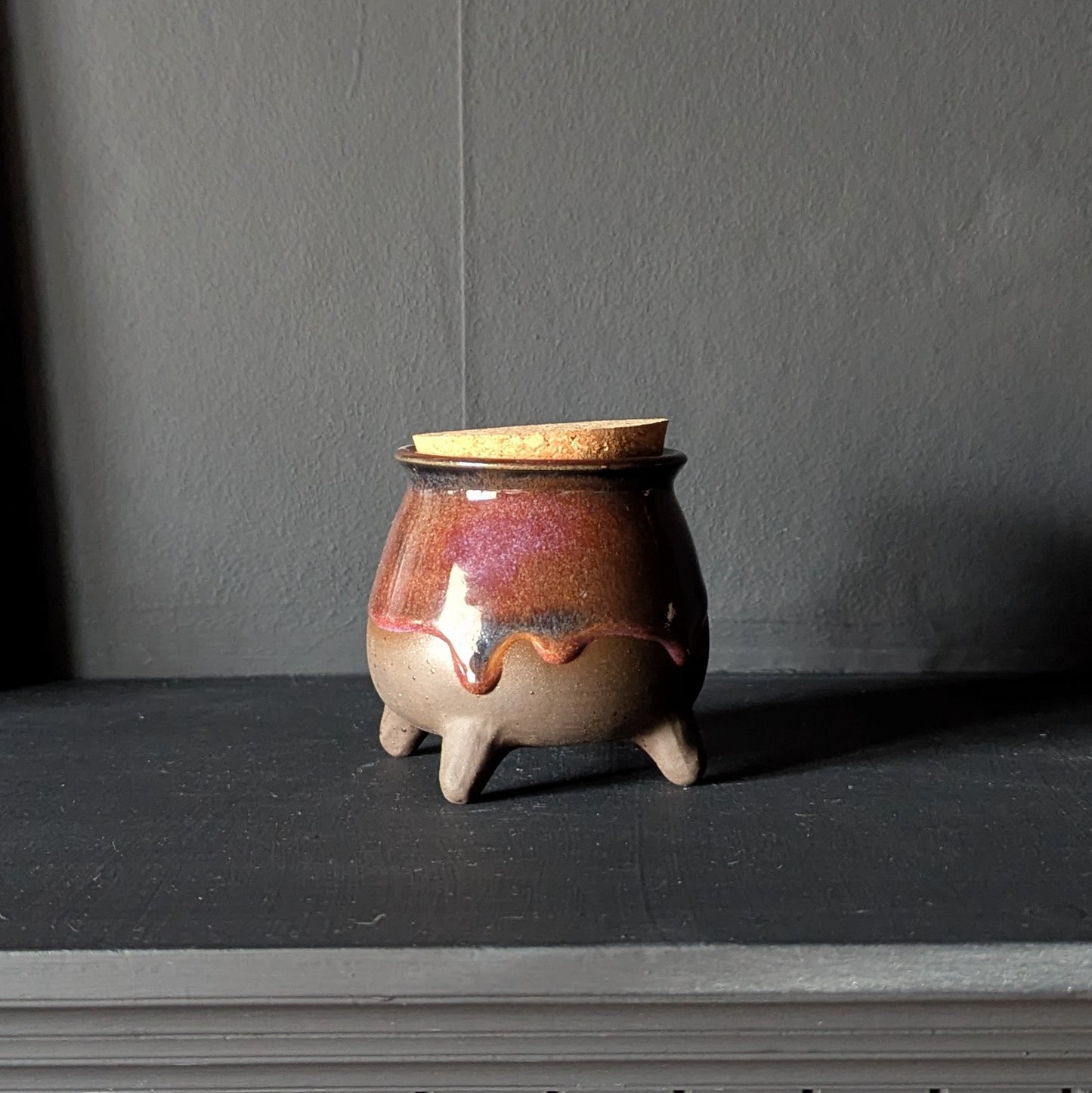 Small cauldron pot