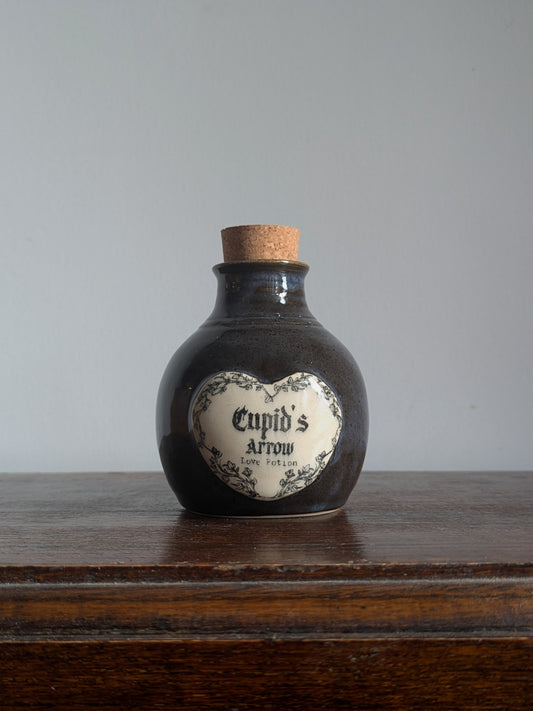 Cupid's Arrow Love Potion Bottle - Black Pearl