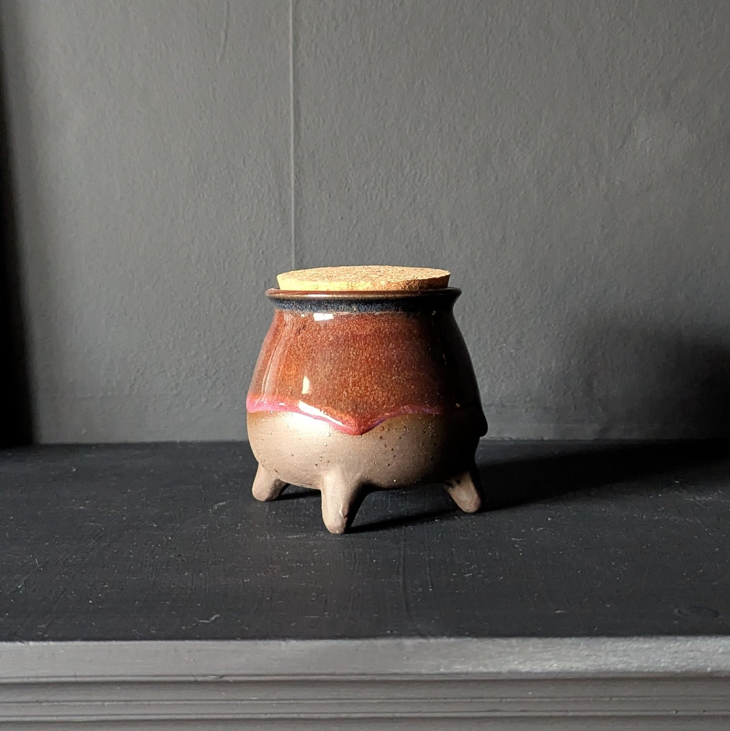 Small cauldron pot